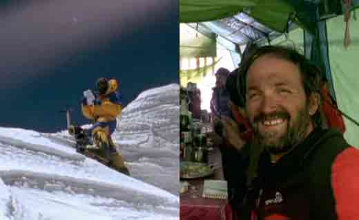 
Juanito Oiarzbal Holding Maurice Herzog Message On Annapurna Summit April 29, 1999 And Celebrating At Base Camp - Ascension Al Annapurna Al Filo De Lo Imposible DVD - 
